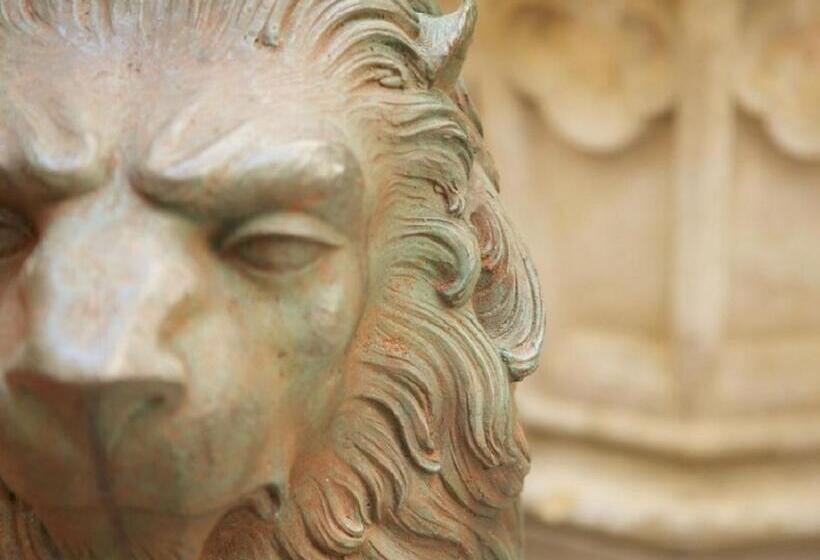 سوئیت اجرایی با تخت کینگ, The Ritzcarlton, New Orleans