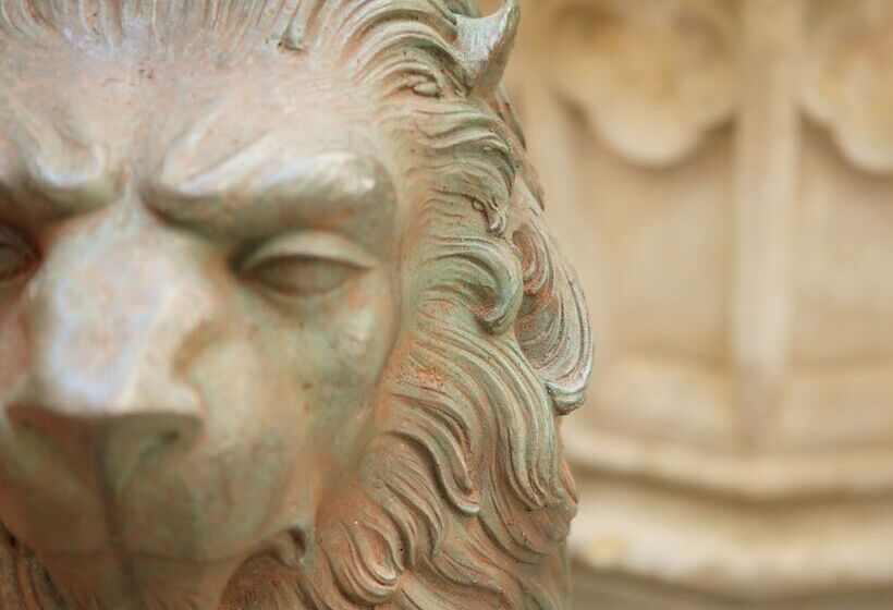 اتاق دلوکس مخصوص معلولین, The Ritzcarlton, New Orleans