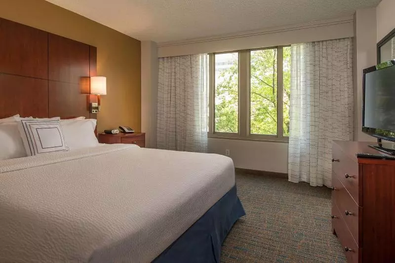 キングサイズベッドのスイートルーム, Residence Inn Bethesda Downtown