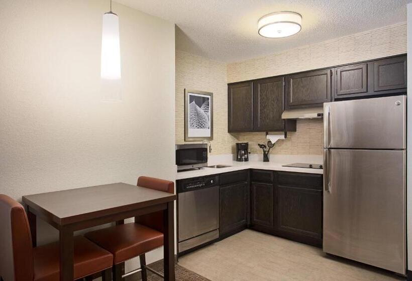 Люкс, Residence Inn Detroit / Auburn Hills