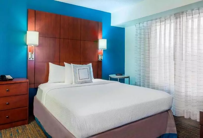 استودیوی استاندارد, Residence Inn Macon