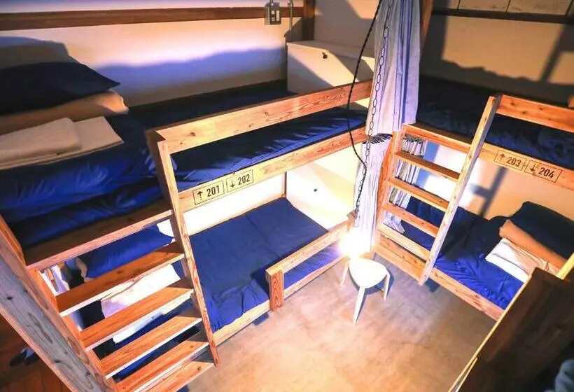 ルームシェアのワンベッド, Chaho Hostel Nirasaki / Outdoor Base