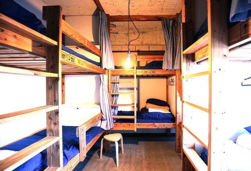 Кровать в Общей Комнате, Chaho Hostel Nirasaki / Outdoor Base