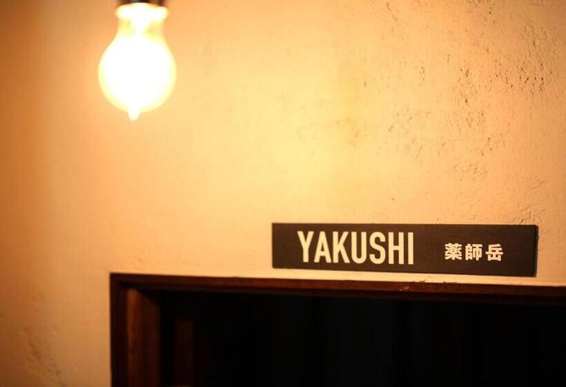 חדר סטנדרטי לארבעה עם חדר אמבטיה משותף, Chaho Hostel Nirasaki / Outdoor Base