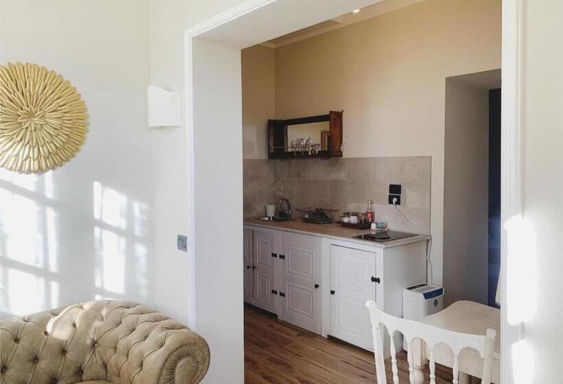 Полулюкс, Podere Paradiso