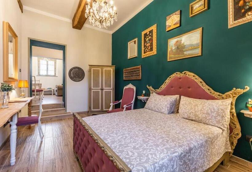 جناح جونيور, Podere Paradiso