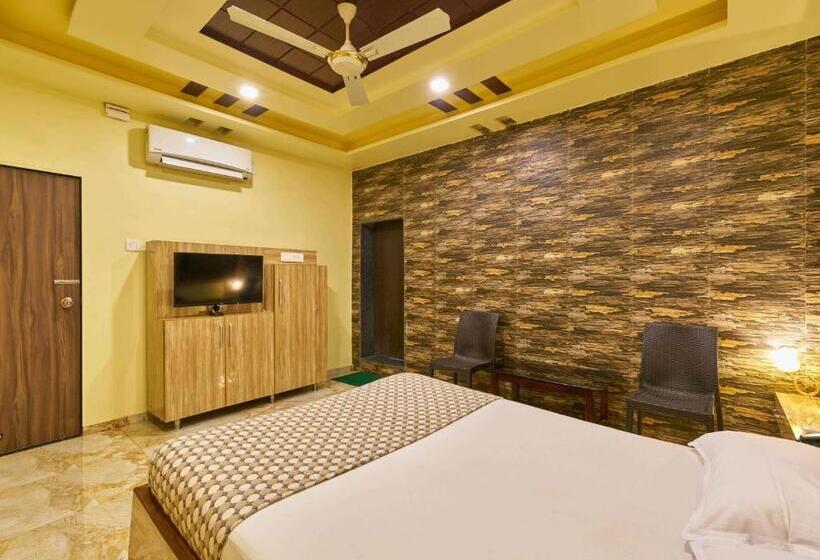 חדר משפחתי, Saptarang Residency Panhala