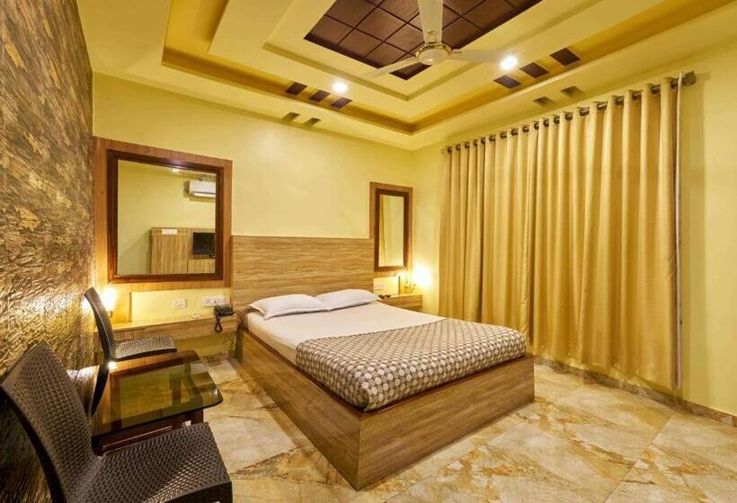 חדר משפחתי, Saptarang Residency Panhala