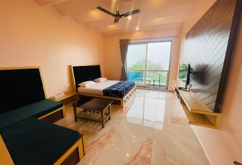 Люкс с Балконом, Saptarang Residency Panhala
