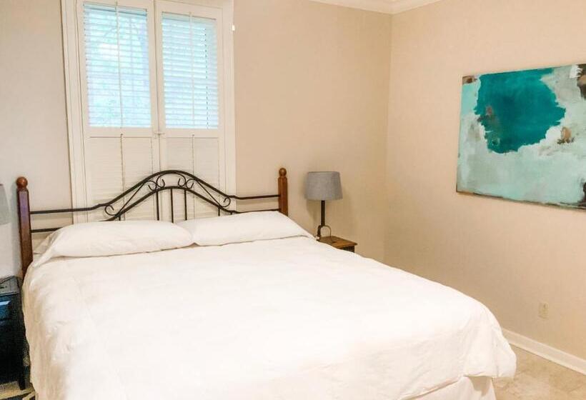 جناح ديلوكس سرير كينج, The Lodge At The Bluffs