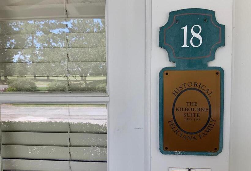 إستوديو ديلوكس, The Lodge At The Bluffs