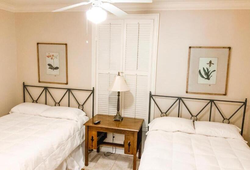 إستوديو ديلوكس, The Lodge At The Bluffs