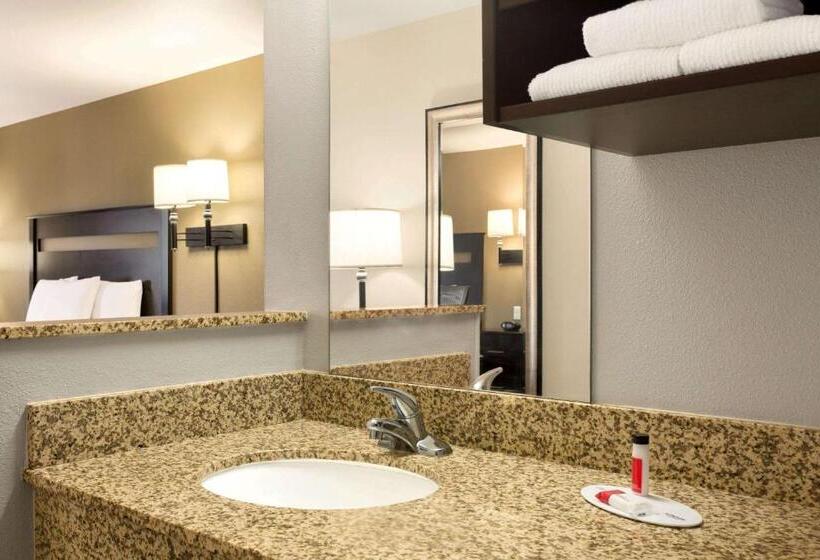 غرفة قياسية سرير كينج, Travelodge By Wyndham Santa Teresa