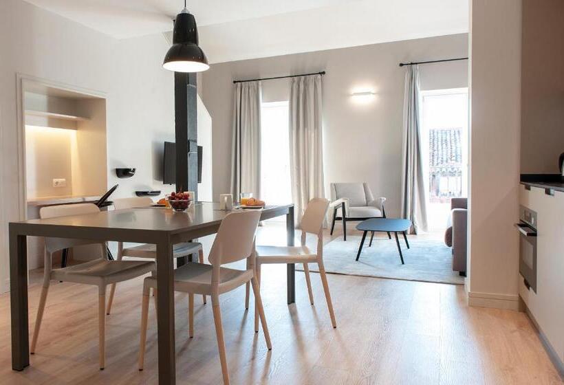 1 Bedroom Penthouse Apartment, Mh Apartments Central Madrid