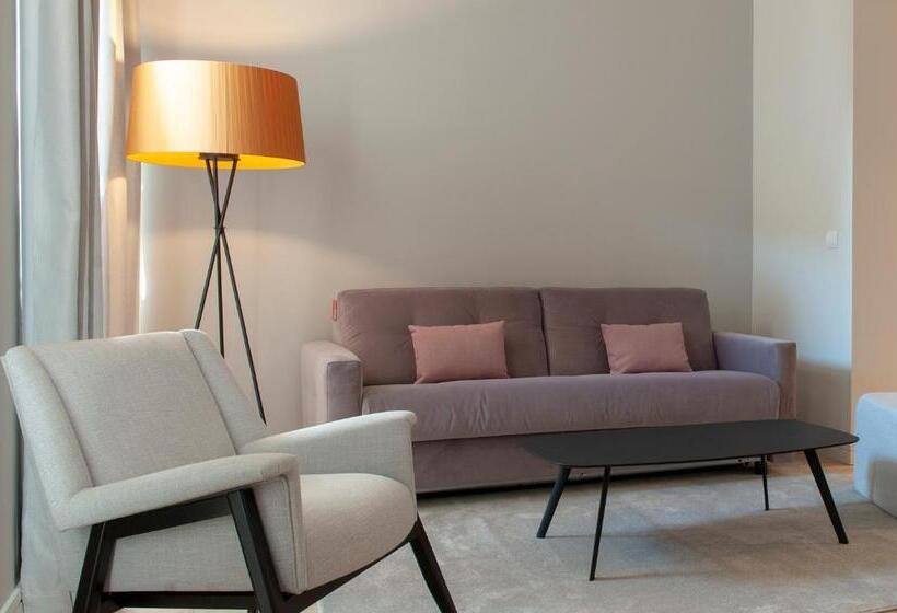 1 Bedroom Penthouse Apartment, Mh Apartments Central Madrid