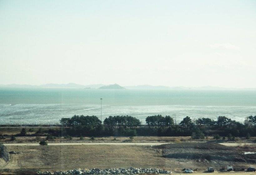 基本间, Airport Capsule Hotel Fly Me To The Moon