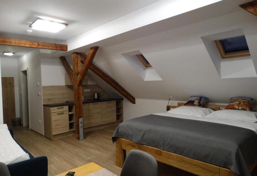 带大床的标准工作室, Garni Villa Areka