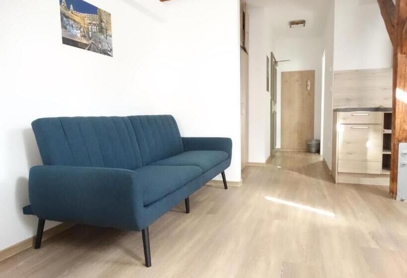 스탠다드 스튜디오 킹침대, Garni Villa Areka