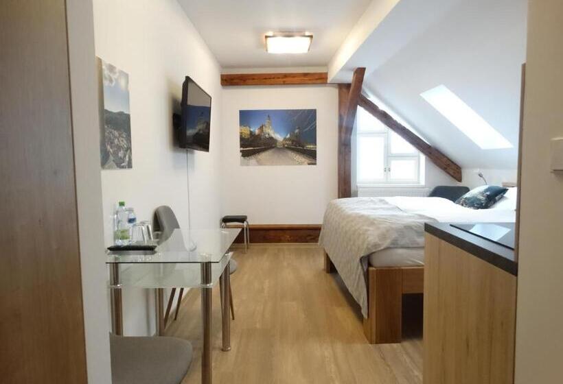 带大床的标准工作室, Garni Villa Areka