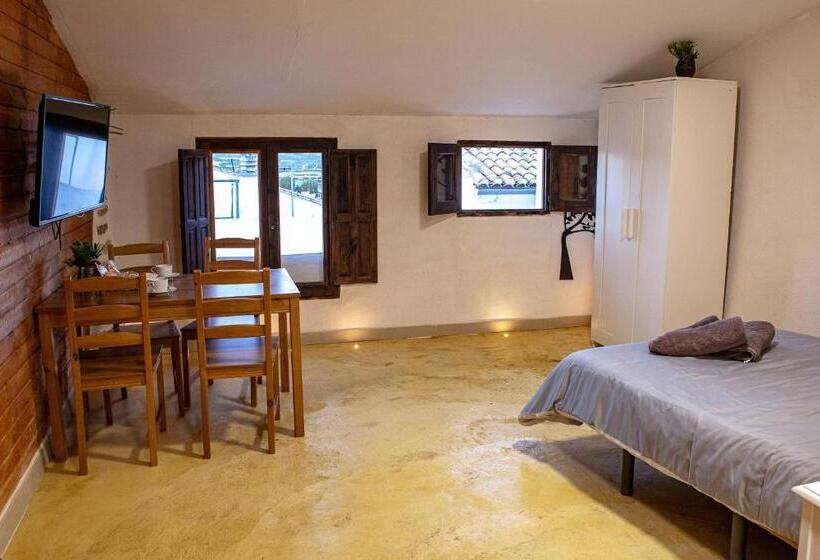 デラックススイート, Fortress Jacuzzi Suites