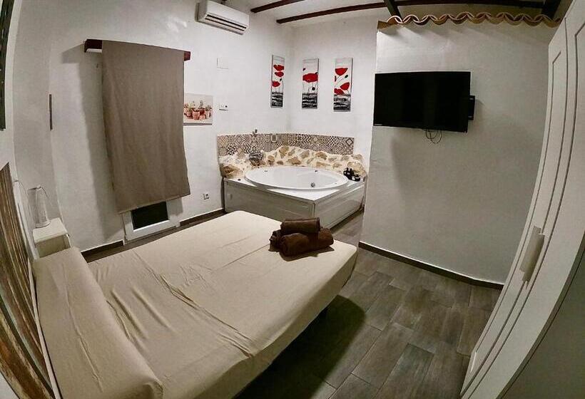 ジュニアスイート, Fortress Jacuzzi Suites