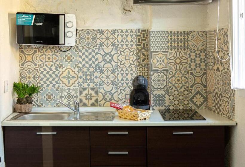 スーペリアースイート, Fortress Jacuzzi Suites