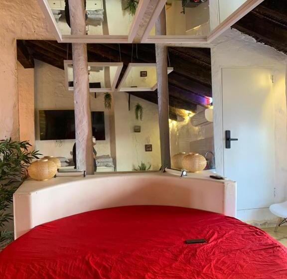 マウンテンビュースイート, Fortress Jacuzzi Suites