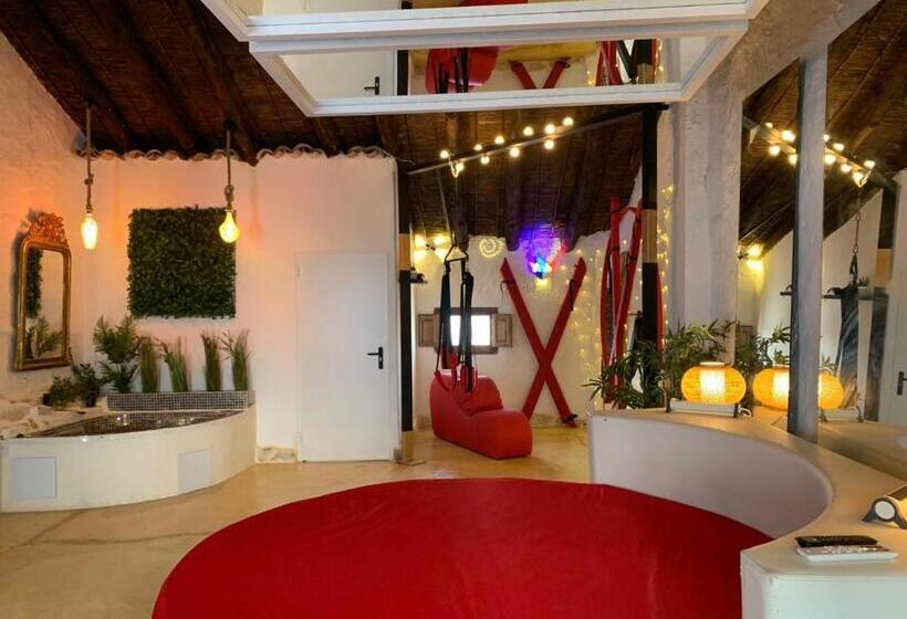 マウンテンビュースイート, Fortress Jacuzzi Suites