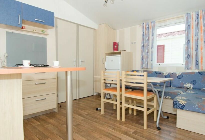 2 Szobás Ház, Camping Pirinenc