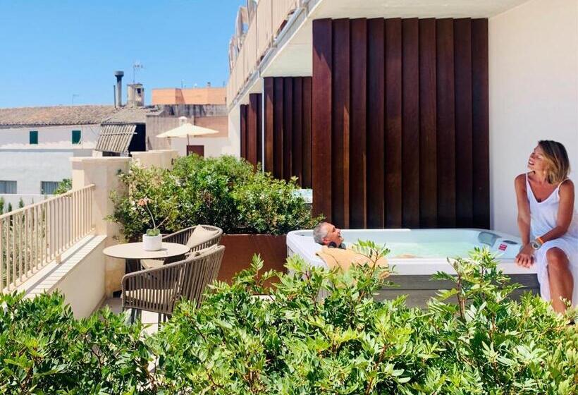 디럭스 자쿠지룸, Ynaira Hotel & Spa