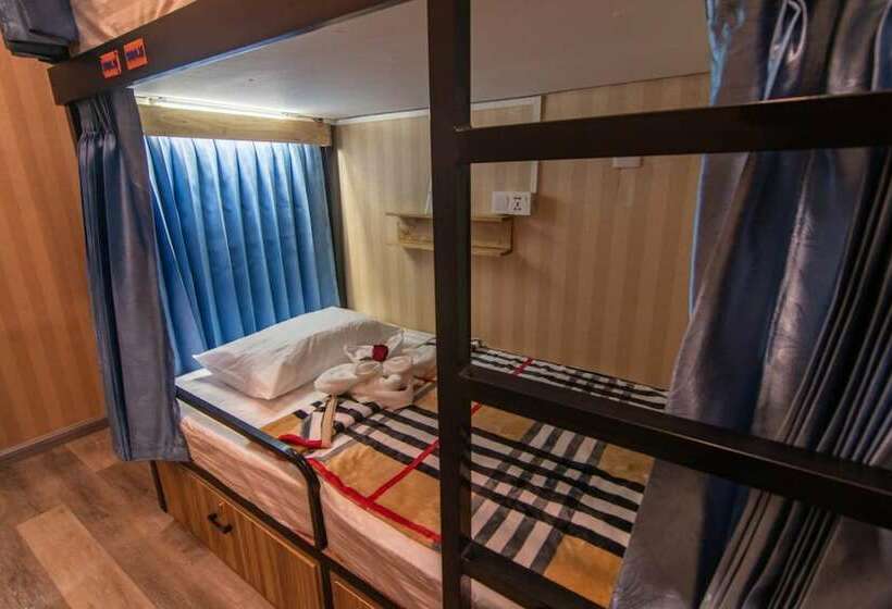 تختخواب در اتاق مشترک, Aplus Hostel