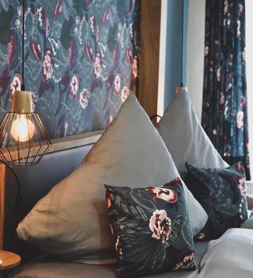 Номер Superior, Pelikans Krone