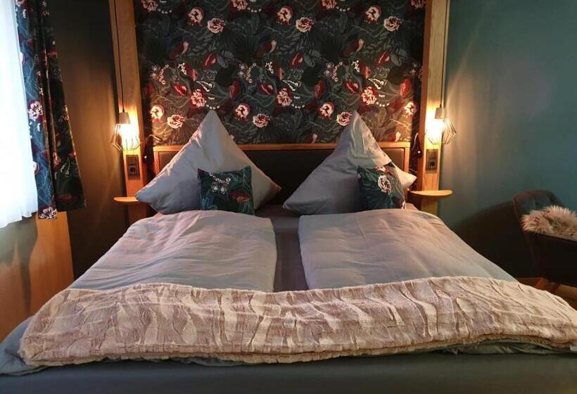 Номер Economy, Pelikans Krone