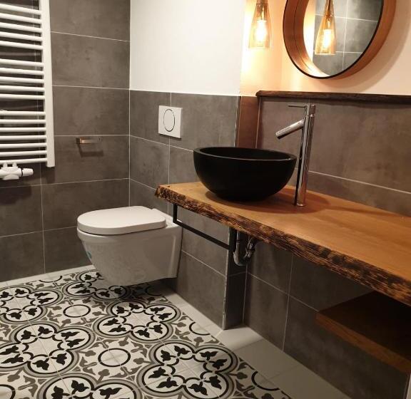 Номер Стандарт, Pelikans Krone