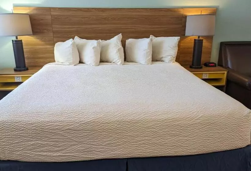 سوئیت با تخت بزرگ, Days Inn By Wyndham Lake Havasu