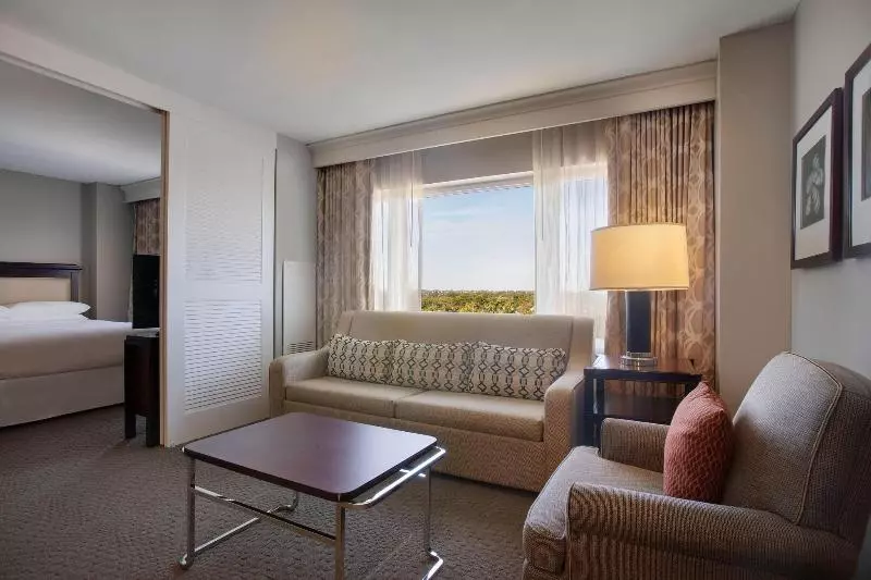キングサイズベッドのスイートルーム, Sheraton Suites Fort Lauderdale West