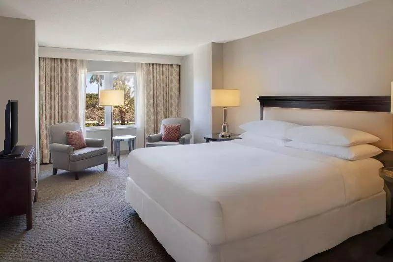 キングサイズベッドのスイートルーム, Sheraton Suites Fort Lauderdale West
