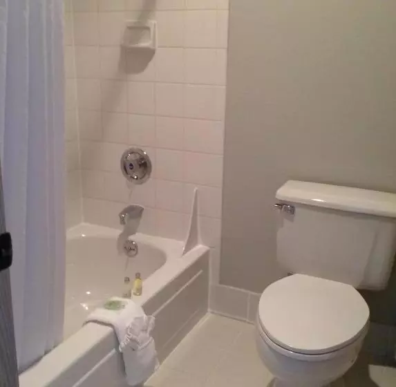 キングサイズベッドのスタンダードルーム, Shilo Inn Suites Warrenton