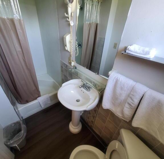 Четырехместный Номер Стандарт, Sands Motel Niagara Falls