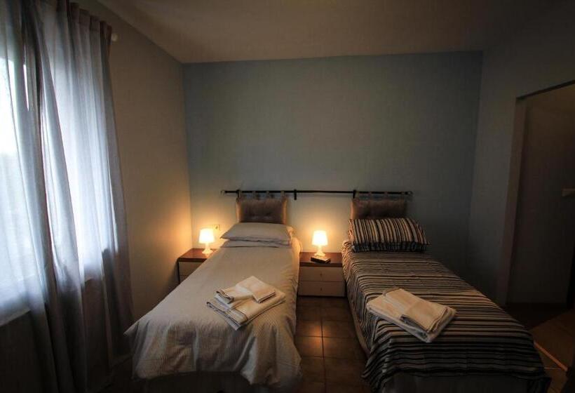 اتاق استاندارد, Acerorosso B&b