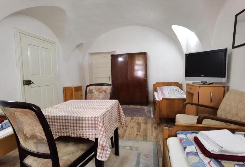 غرفة قياسية ثلاثية, Gästehaus Fogarasch