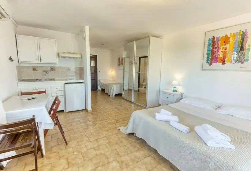 استودیو استاندارد با تراس, Motel A Puntella
