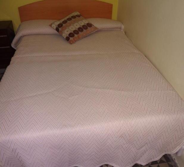 Номер Стандарт Индивидуальный Совместная Ванная, Pensión Dani