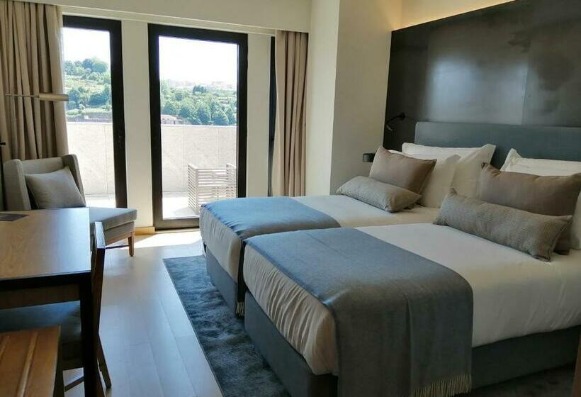 اتاق سوپریور, Neya Porto