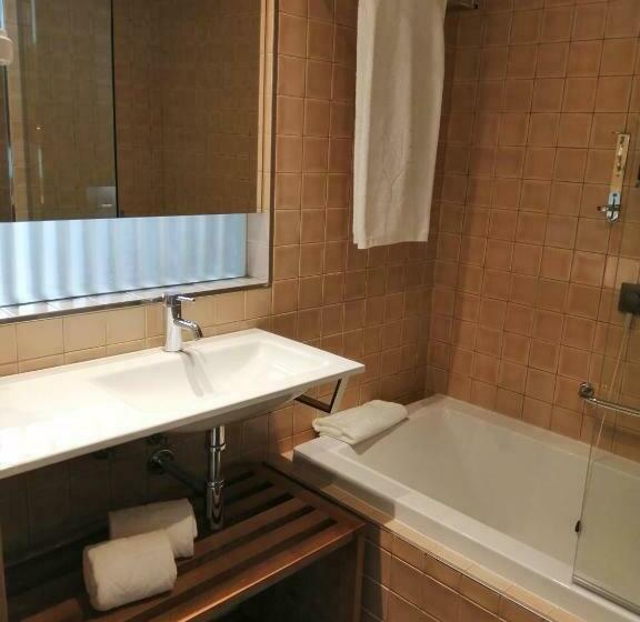 سوئیت با چشمانداز رودخانه, Neya Porto