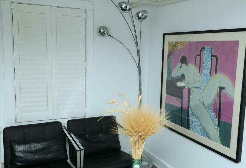 חדר דחוקס עם מיטת קינג, Harpoon House