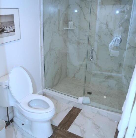 חדר דחוקס עם מיטת קינג, Harpoon House