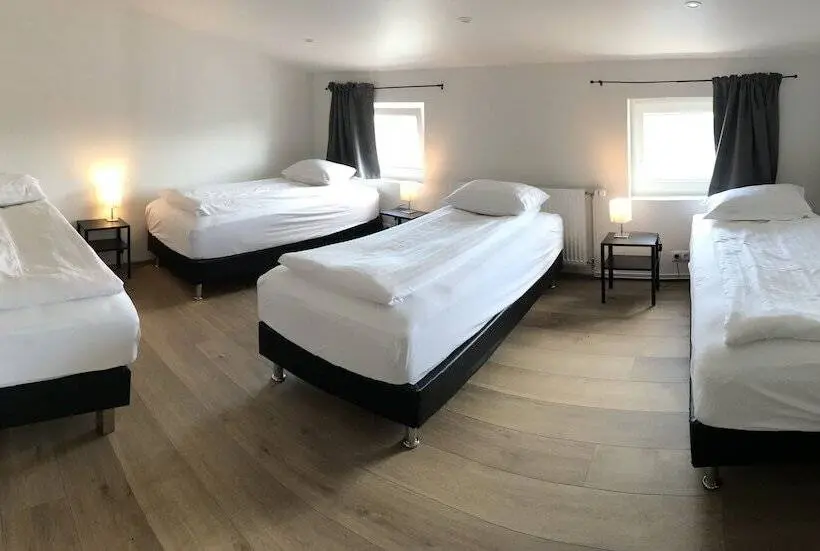اتاق استاندارد چهار تخته, Blue Viking Guesthouse