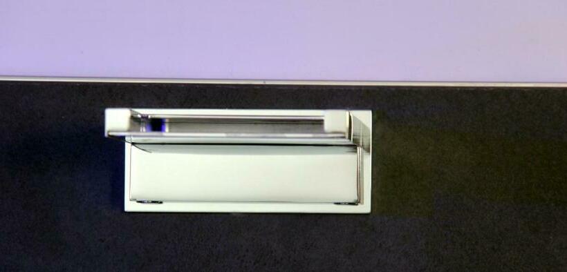 标准间, Lamia Room Rentals