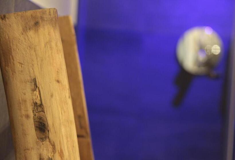 标准间带阳台, Lamia Room Rentals